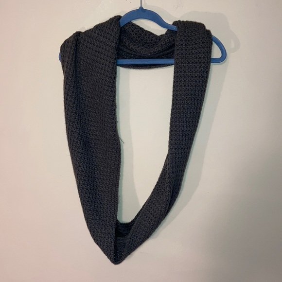 Infinity Scarf - Picture 1 of 3